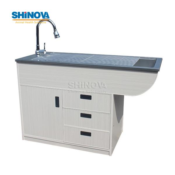 Стол для влажной утилизации с деревянным каркасом